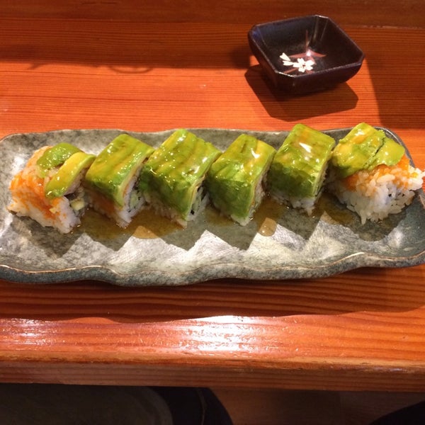 Снимок сделан в Shimo Restaurant пользователем Sam W. 7/31/2014