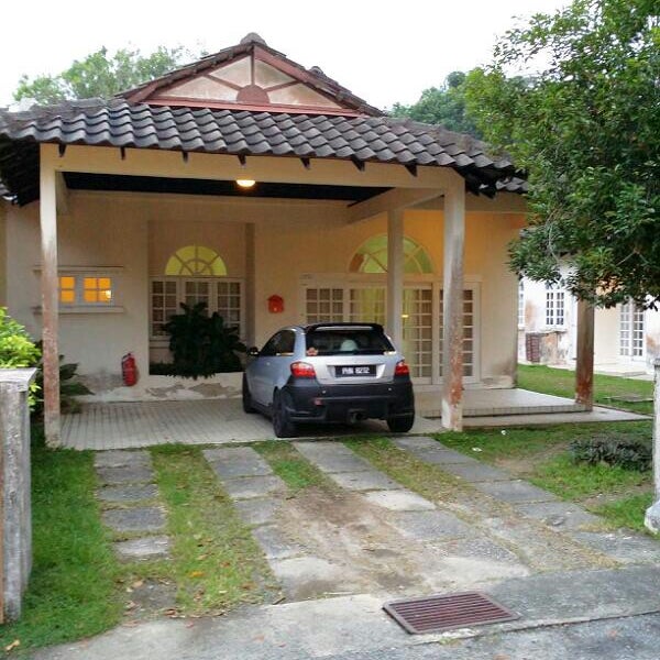 Photo taken at Rumbia Resort Villa, Paka, Terengganu by HuruHara on 12/29/2013