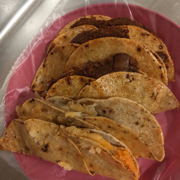 Fotos en Tacos de Canasta "Los Especiales" Downtown 223 tips