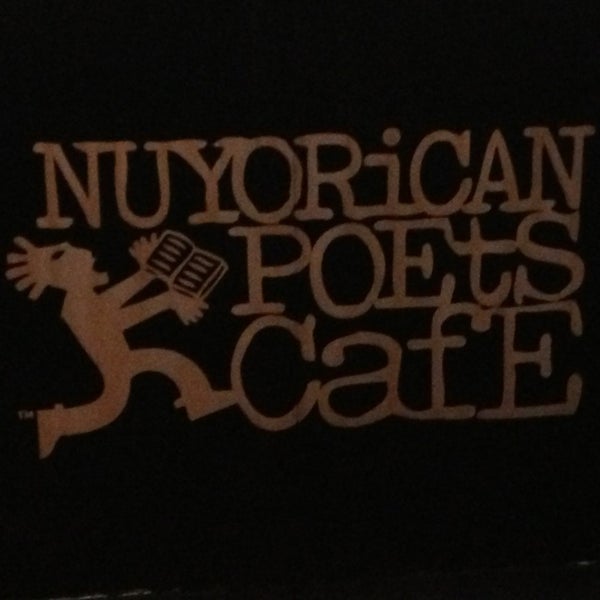 7/27/2013 tarihinde LibraryDragonziyaretçi tarafından Nuyorican Poets Cafe'de çekilen fotoğraf