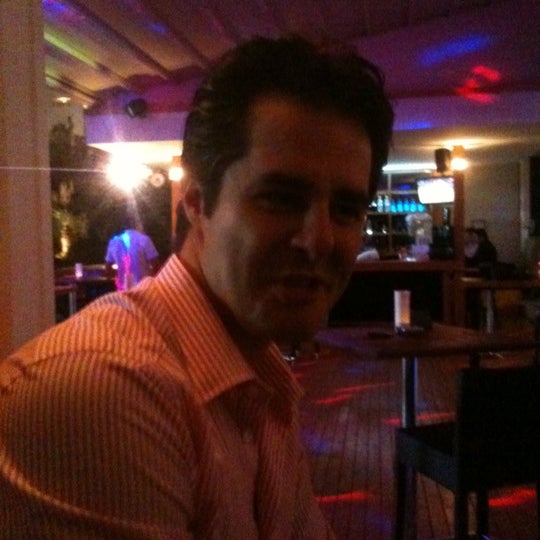 Photo taken at COLORS - Eat, Drink, Party - (Hillside City Club) by Emre Y. on 9/21/2012