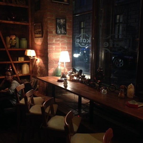 Foto tirada no(a) Kafe Pub por Andreea R. em 2/2/2014