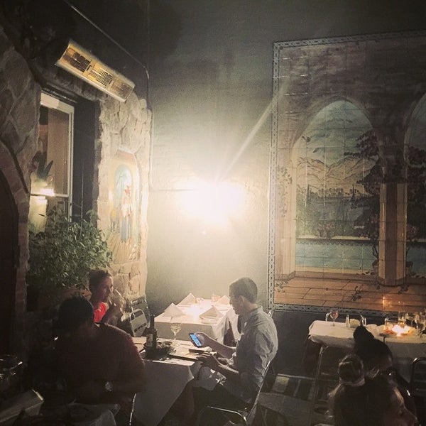 8/23/2015 tarihinde Antonio d.ziyaretçi tarafından Cafe Espanol'de çekilen fotoğraf