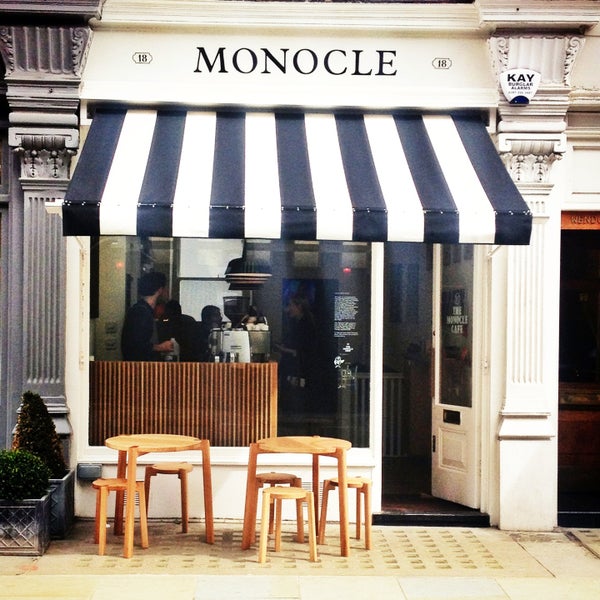Das Foto wurde bei The Monocle Café von mulia am 4/16/2013 aufgenommen