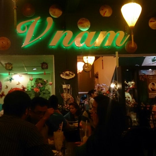 V bar. Lounge bar красноярск. Бары красноярска. Бар 5 часов. Библиотека вкуса курск.