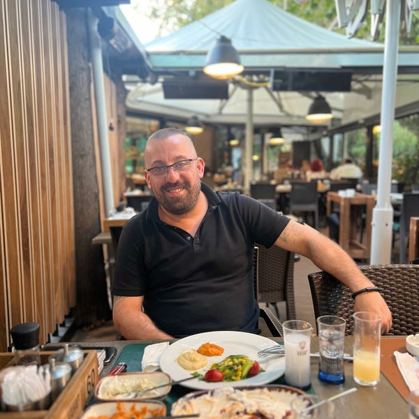 Das Foto wurde bei Vahap Usta Et Restaurant von TC Şahin Ö. am 10/25/2022 aufgenommen