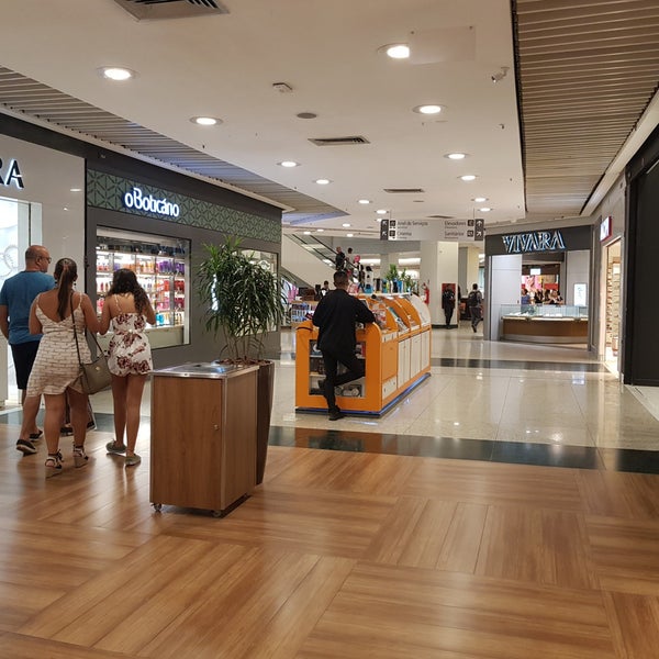 Das Foto wurde bei Plaza Shopping von Wellington M. am 1/16/2019 aufgenommen