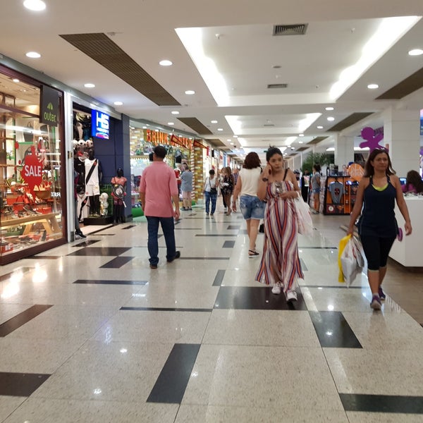 Photo taken at Shopping Tijuca by Wellington M. on 1/13/2019