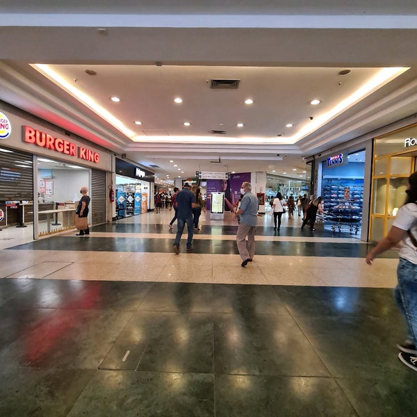 Das Foto wurde bei Plaza Shopping von Wellington M. am 10/28/2021 aufgenommen