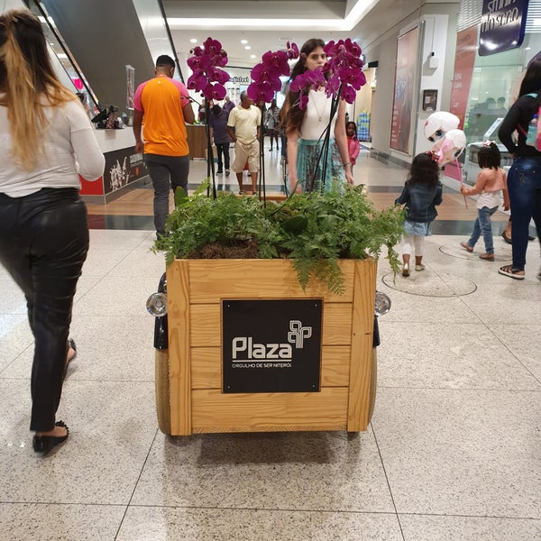 Das Foto wurde bei Plaza Shopping von Wellington M. am 10/20/2019 aufgenommen