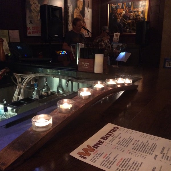 Foto diambil di The Wine Bistro &amp; Whiskey Bar oleh Dan L. pada 8/30/2015