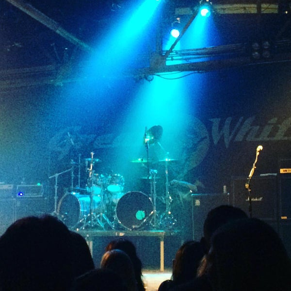 Foto diambil di Warehouse Live oleh 💜💜Priscilla💜💜 pada 12/6/2015