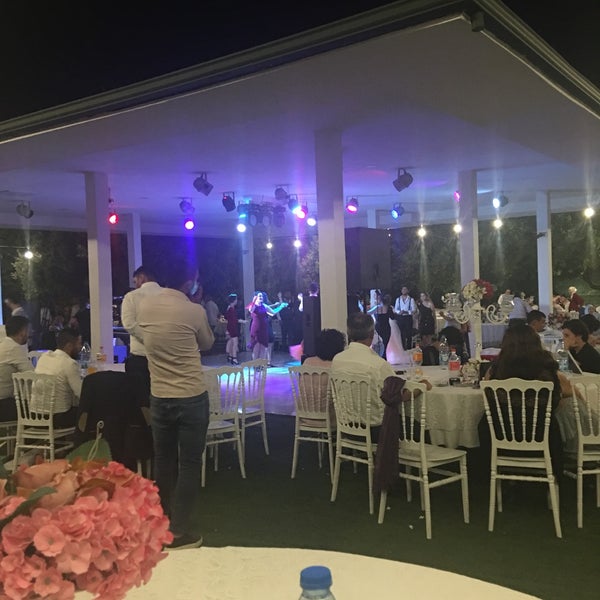 Foto tomada en Deda Düğün Salonları  por Uğur İ. el 8/28/2019