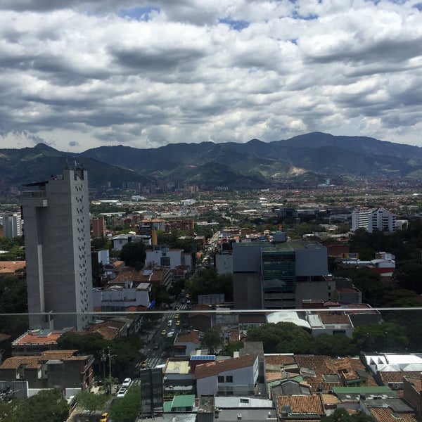 Photo taken at Diez Hotel Categoría Colombia by Jonathan R. on 8/6/2015