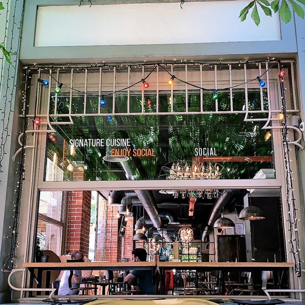 7/10/2020にMustafa Ç.がSocial Cafe Bar &amp; Kitchenで撮った写真