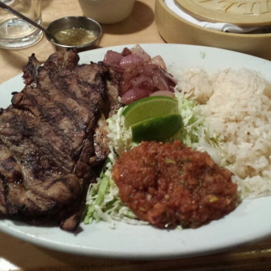 Foto scattata a Poc-Chuc Restaurant da Mary X. il 6/22/2014