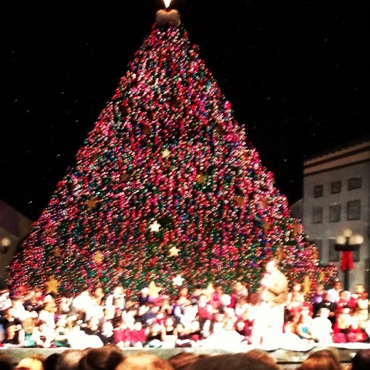 capital christian center singing christmas tree Bobbie Bonds