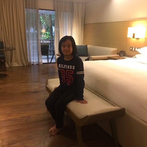 Снимок сделан в Miri Marriott Resort &amp; Spa пользователем Jo Ann P. 3/28/2019