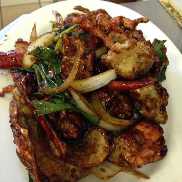 Photo taken at Wah Sing Seafood Restaurant by Wayland C. on 8/9/2014