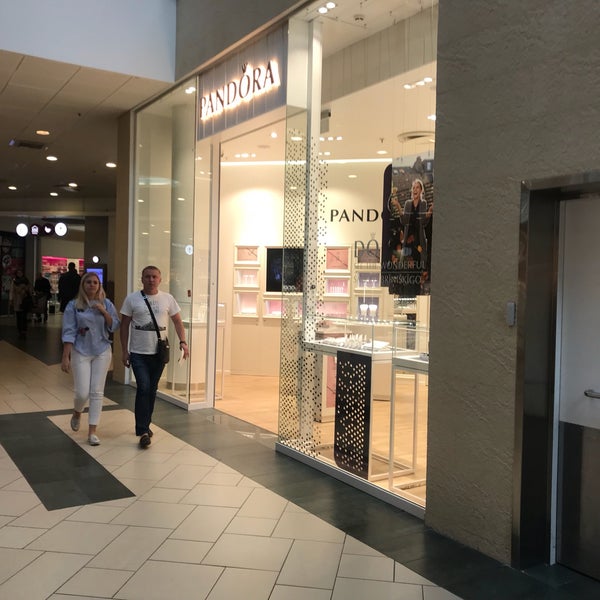 Pandora in clearance lakeside mall