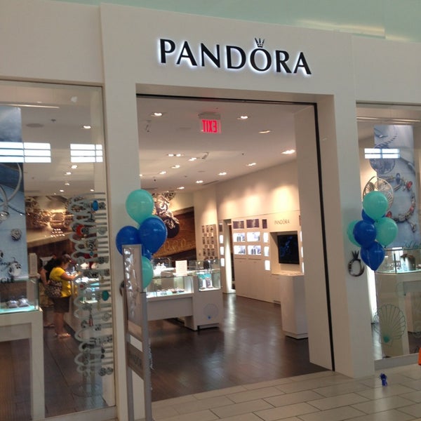 Pandora la palmera mall deals