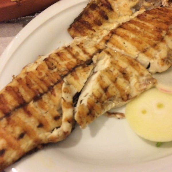 Das Foto wurde bei Balıkkent Restaurant von Oben I. am 1/14/2015 aufgenommen