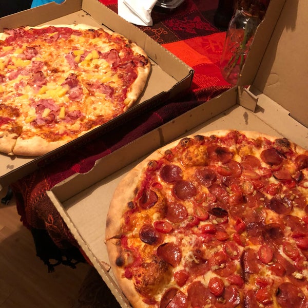 Foto tirada no(a) Little Deli &amp; Pizzeria por Quanzi V. em 3/3/2018