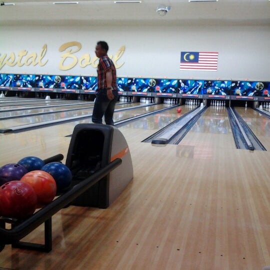 Кристалл глазов боулинг. Боулинг кристалл. Кристалл глазов боулинг. Боулинг кристалл пермь. Магистрайк пермь боулинг.