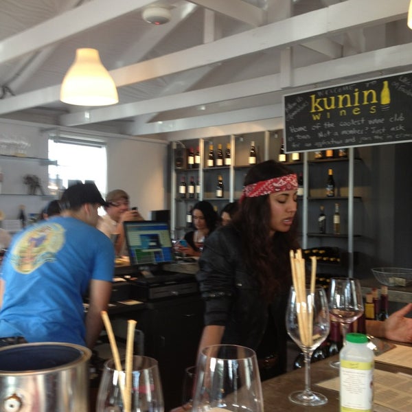 Foto diambil di Kunin Wines Tasting Room oleh Shannon L. pada 1/26/2013