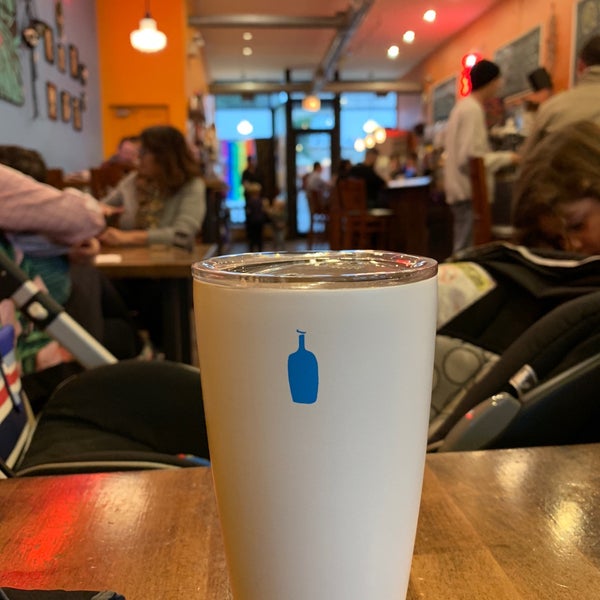 Foto tirada no(a) Dark Matter Coffee (Star Lounge Coffee Bar) por Jace C. em 10/7/2018