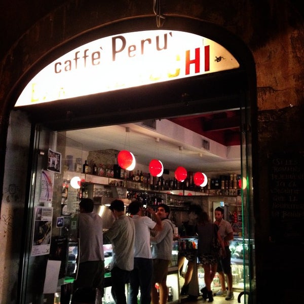 รูปภาพถ่ายที่ Caffè Perù โดย Andrea P. เมื่อ 6/6/2015