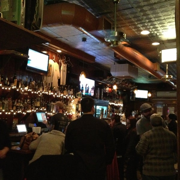 Photo taken at O&#39;Neals Irish Pub by Alexander L. on 12/25/2012