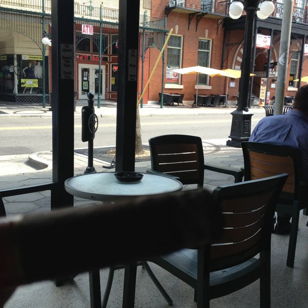 8/23/2013にWes M.がKing Corona Cigars Cafe &amp; Barで撮った写真
