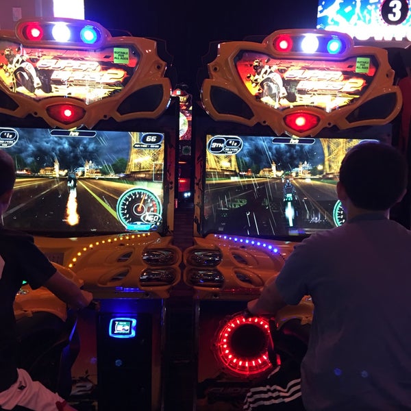 Photo taken at Dave &amp; Buster&#39;s by Wes M. on 6/29/2016