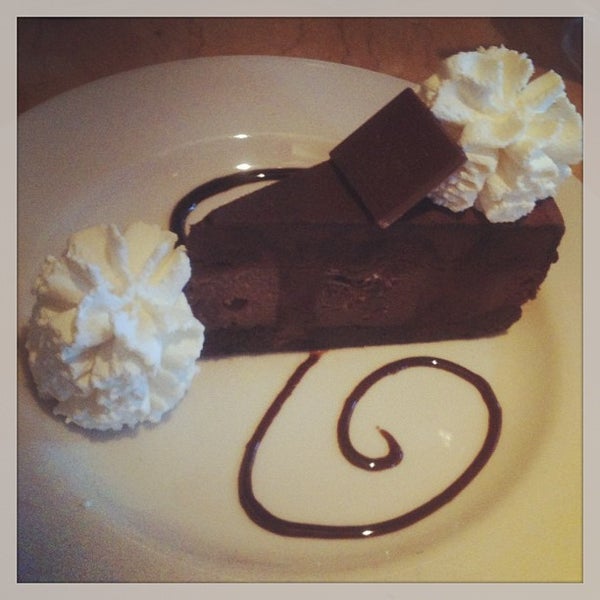 The Cheesecake Factory Fresno'da Amerikan Restoranı