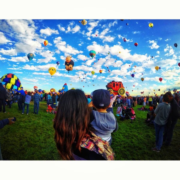 Foto scattata a International Balloon Fiesta da Alexis D. il 10/4/2015