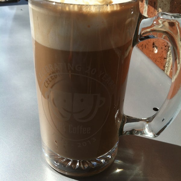 4/30/2013에 Ace M.님이 JP&#39;s Coffee &amp; Espresso Bar에서 찍은 사진