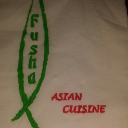 Снимок сделан в Fusha Asian Cuisine пользователем Kitty L. 2/28/2015