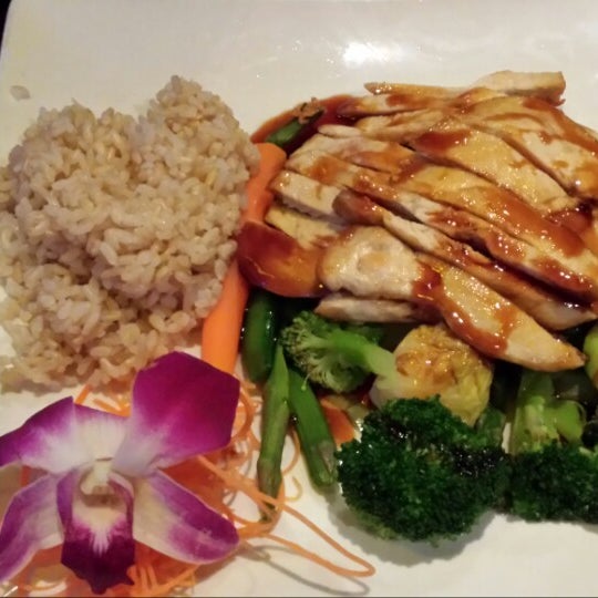 Das Foto wurde bei Fusha Asian Cuisine von Kitty L. am 2/28/2015 aufgenommen
