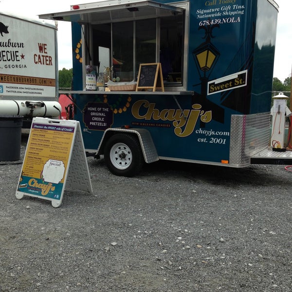 5/1/2013 tarihinde Amanda I.ziyaretçi tarafından Atlanta Food Truck Park &amp; Market'de çekilen fotoğraf