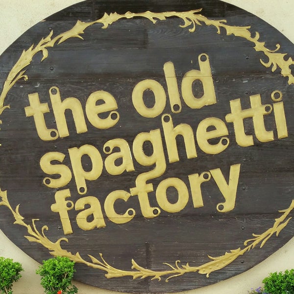 Foto scattata a The Old Spaghetti Factory da Jose P. il 7/31/2017