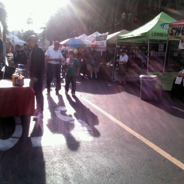 Foto tirada no(a) Downtown Anaheim Certified Farmers&#39; Market &amp; Craft Fair por Lisa T. em 3/29/2013
