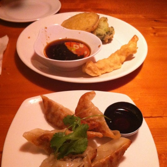 Photo taken at Ebisu Japanese Restaurant by Burt B. on 12/7/2012