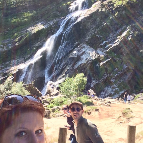 6/10/2015 tarihinde Jessica H.ziyaretçi tarafından Powerscourt Waterfall'de çekilen fotoğraf