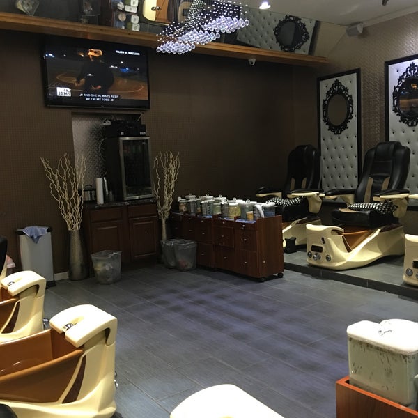 Lux Nails and Spa Nail Salon in Baltimore
