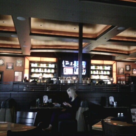 Foto tomada en BJ&#39;s Restaurant &amp; Brewhouse  por Mari L. el 2/5/2013