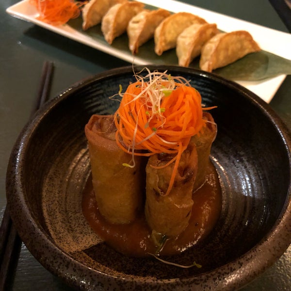 รูปภาพถ่ายที่ Sushi Momo Végétalien โดย Matthieu C. เมื่อ 1/21/2018