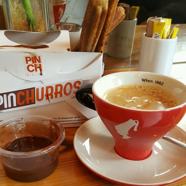 Снимок сделан в Pinchurros Coffee&amp;Churro Alsancak пользователем Emine A. 1/27/2017