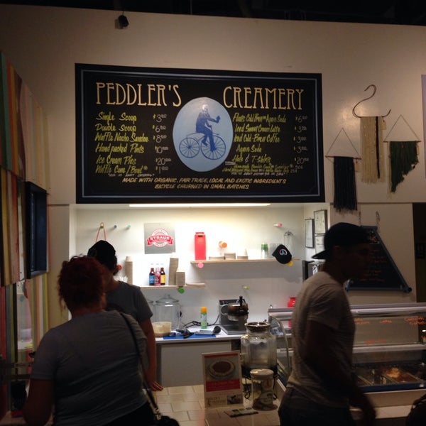 Photo taken at Peddler&#39;s Creamery by Andrew G. on 7/14/2014