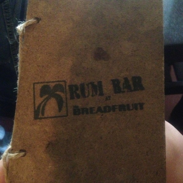 Foto tomada en Rum Bar at The Breadfruit  por Nicole C. el 7/26/2013